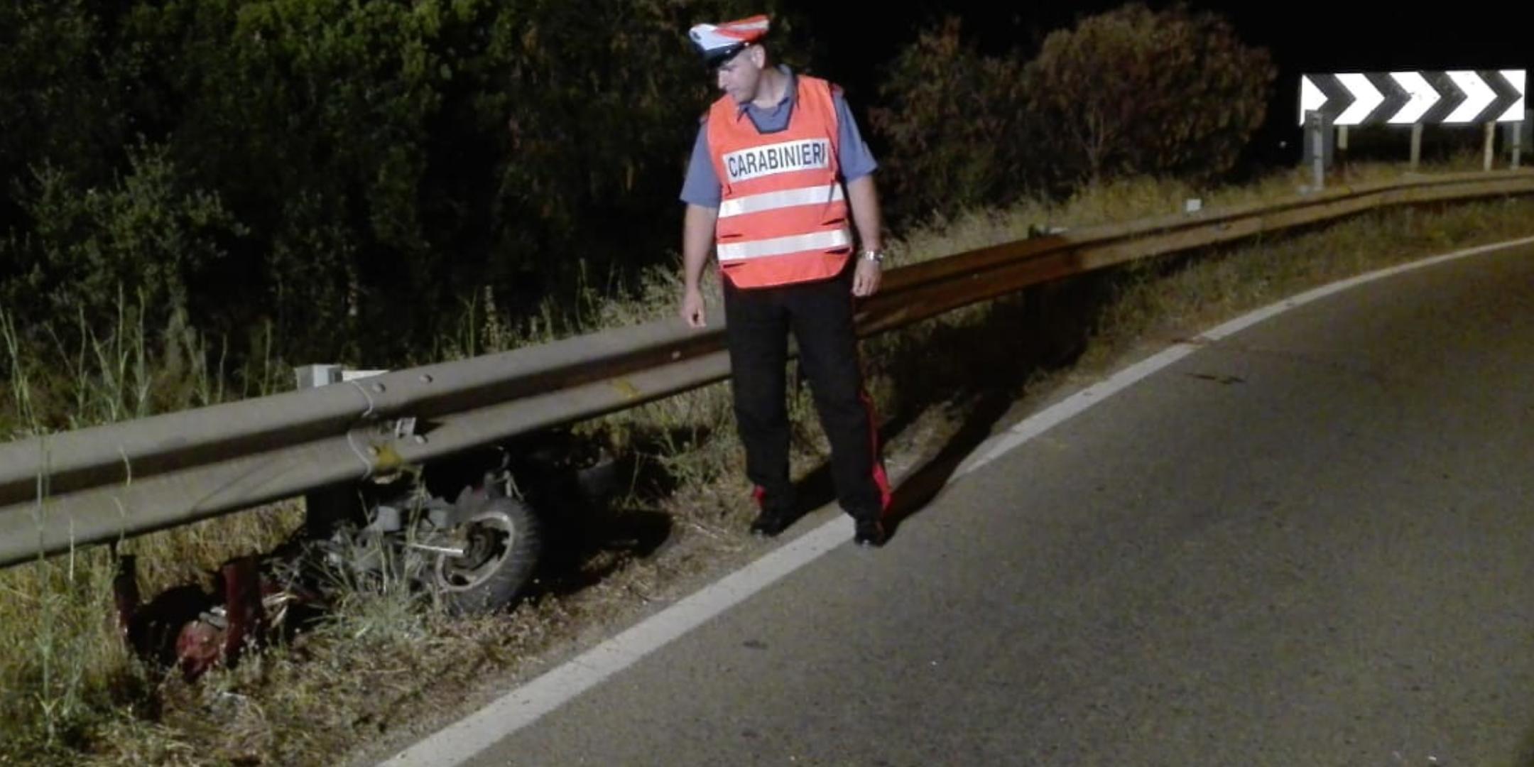 Scontro frontale contro l'auto del vicino: lutto cittadino per il 26enne morto sul colpo 