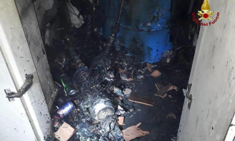 Autoclave in fiamme, paura a Marina