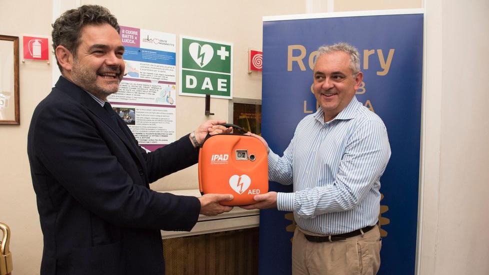 Consegnato il defibrillatore al Giglio