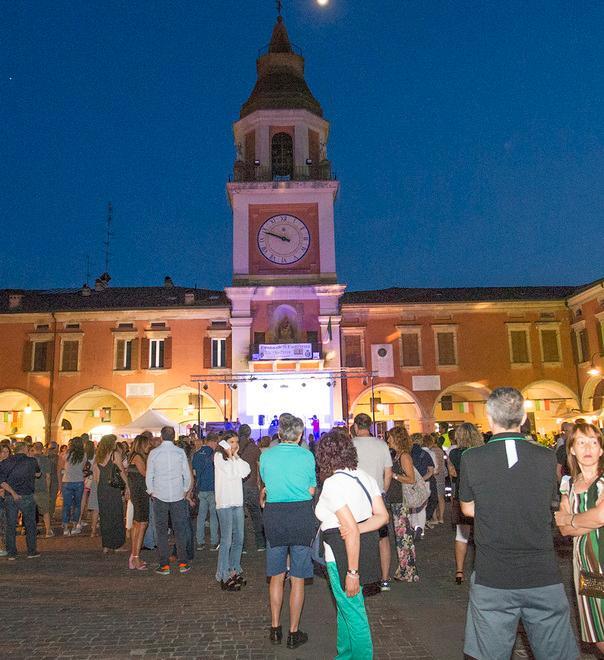 E oggi si replica Notte celeste e festa in centro