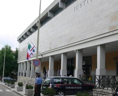 Droga, il blitz dei 17 arresti altri due lasciano il carcere 