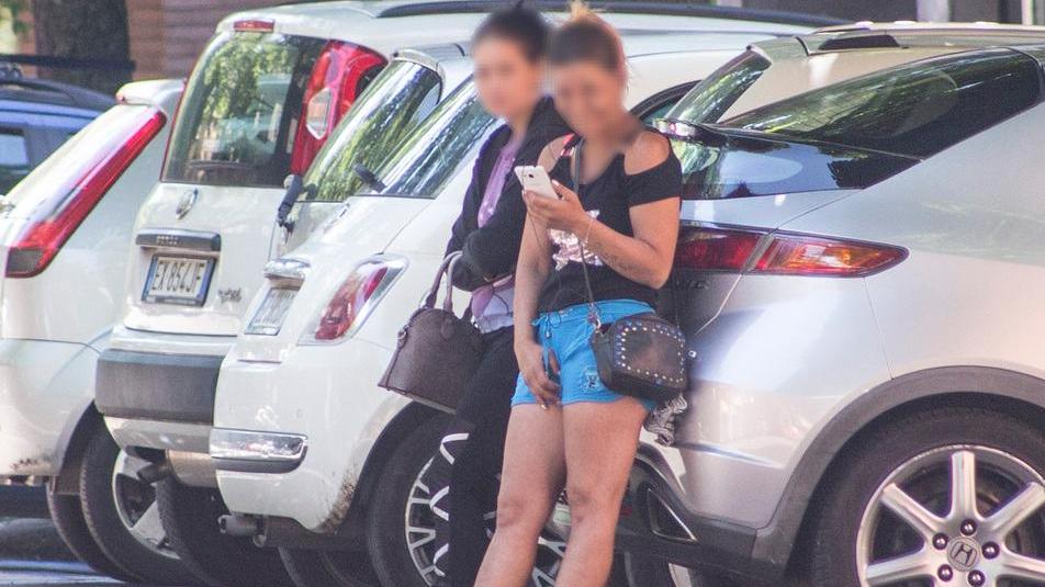 Modena, tempio, prostitute anche alla mattina