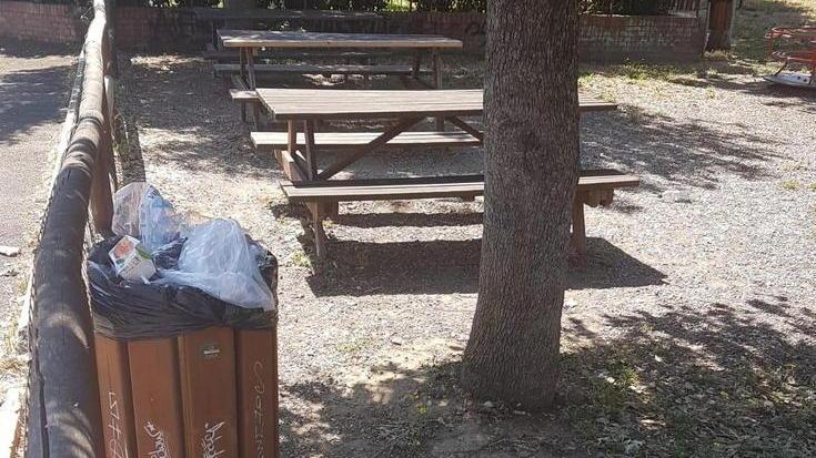 Vandali al parco pubblico arriva un’ordinanza