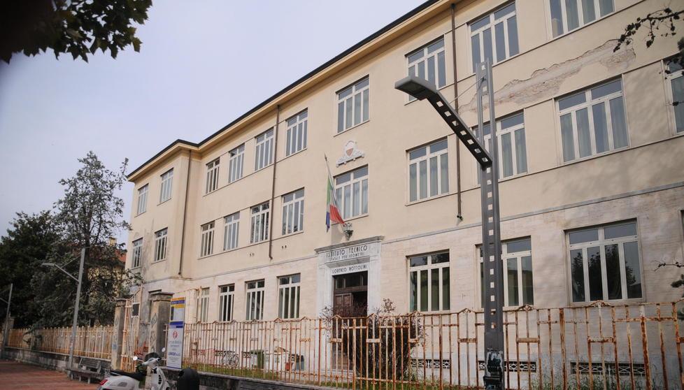 I genitori dicono “no” ai container all’ex ospedale 