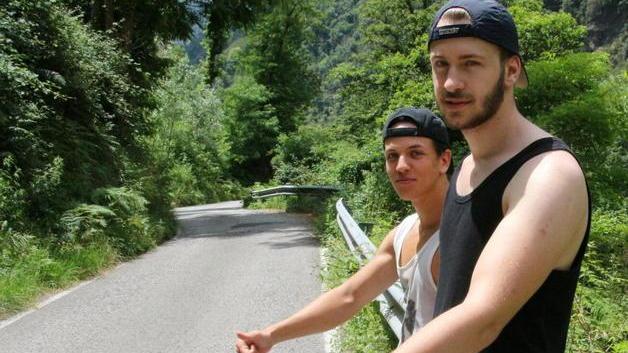 A piedi o in autostop per andare a Malbacco «Dateci una navetta»