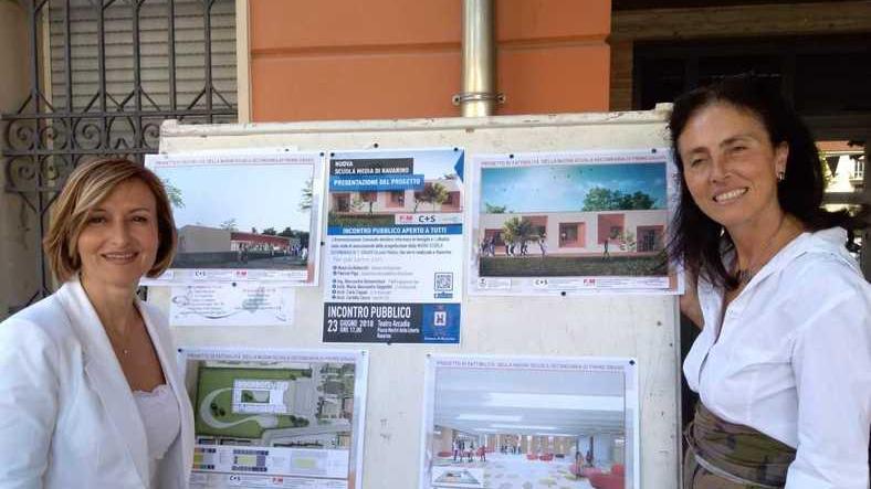 Ravarino ammira la nuova scuola