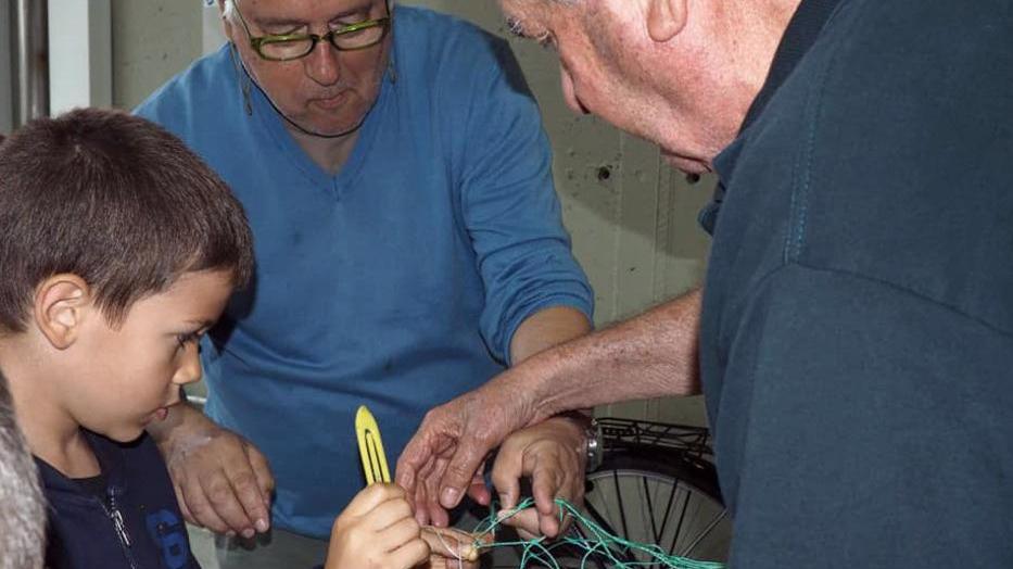 A scuola di mare davanti a un aperitivo