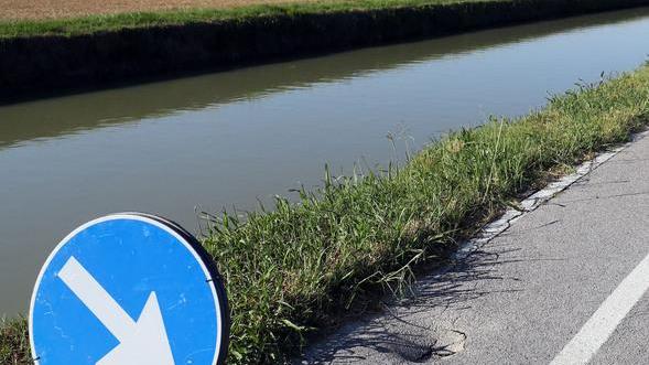Avvallamento e buca Strada pericolosa