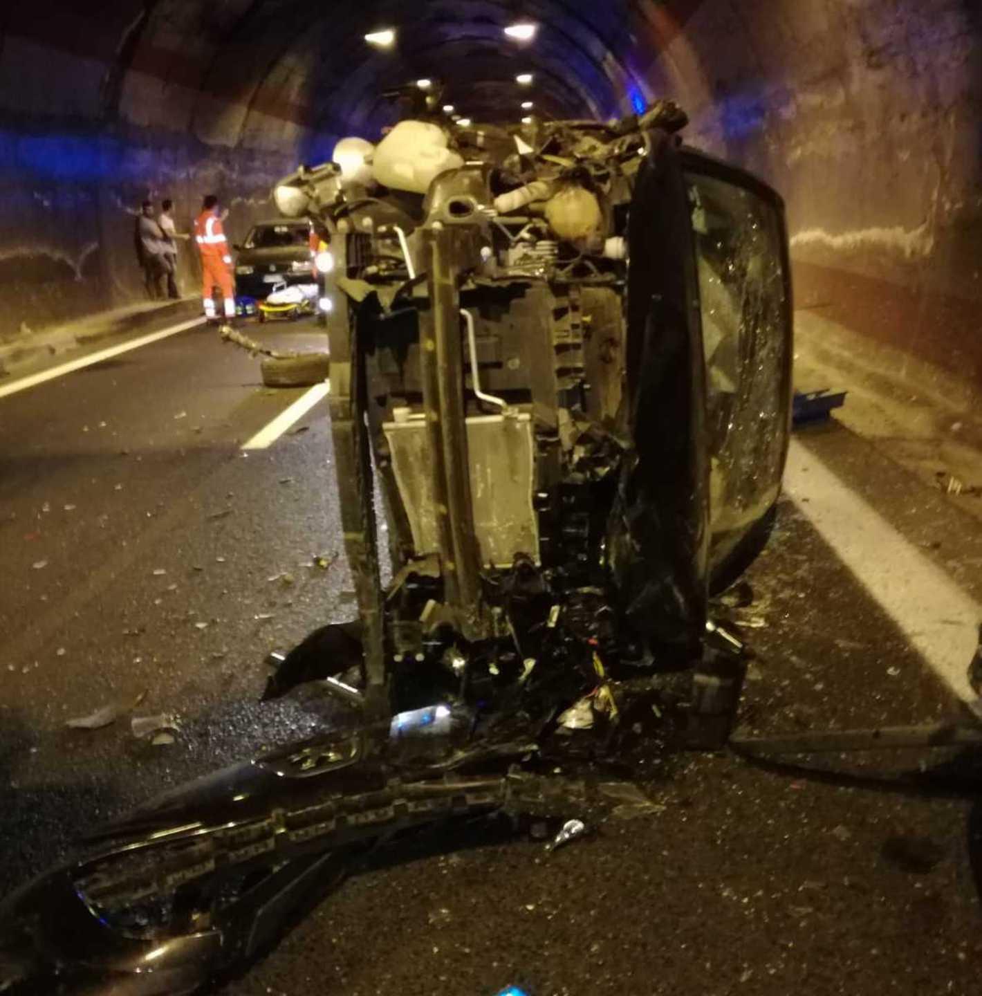 Uomo in fuga dopo l’incidente: si accertano le responsabilità