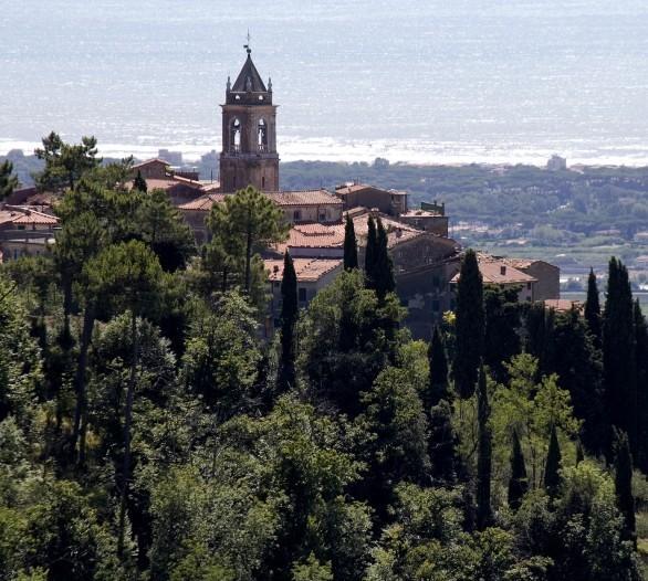 Cade dalla moto per una buca: il Comune dovrà risarcirlo 