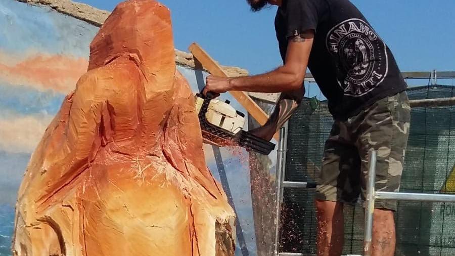 Da Rapanui a Livorno, ecco le statue di legno sul lungomare dono dei maori
