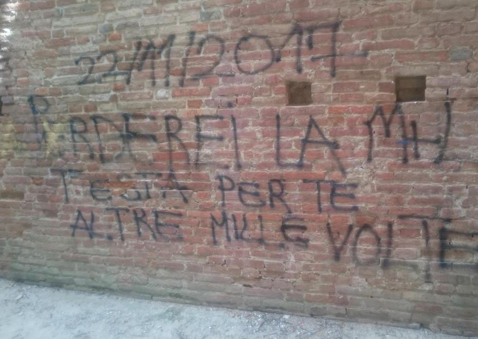 Torre di mezzo del Corsini nel mirino dei vandali