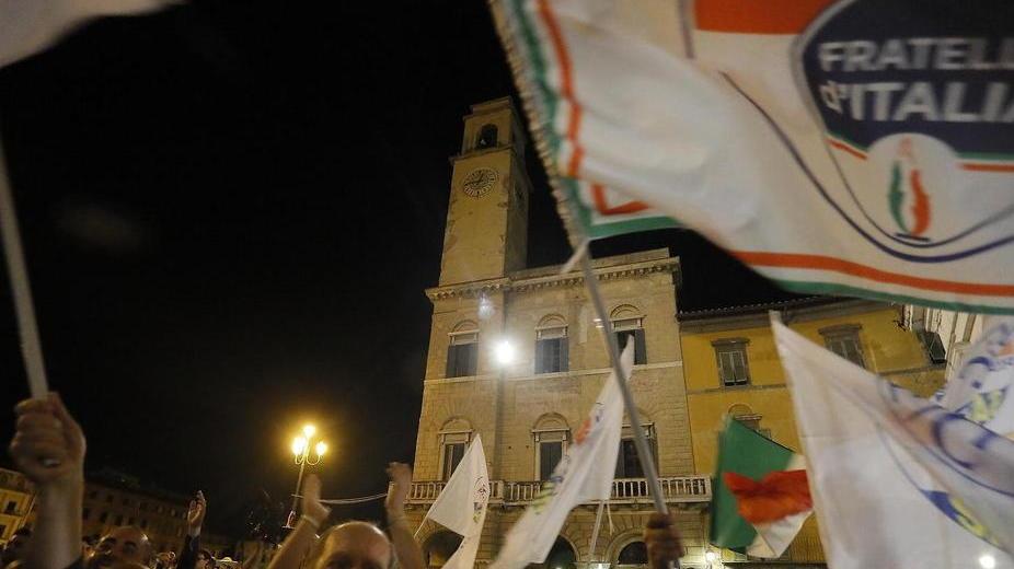 Conti sindaco, il municipio si tinge di verde