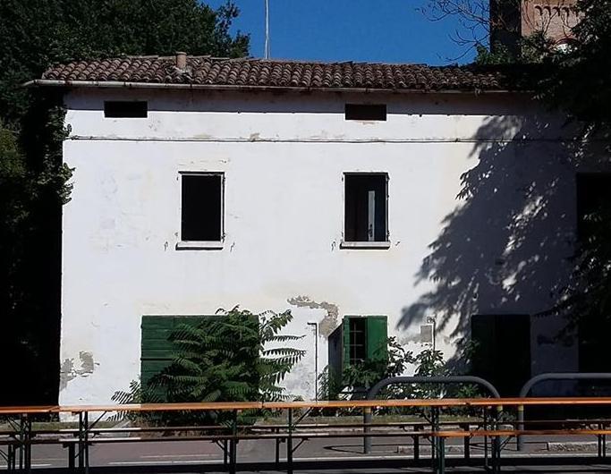 Quella casa pericolante dimora degli abusivi 