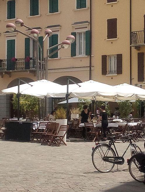 «Dehors, ci sarà maggiore libertà» 