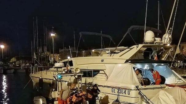 Yacht rischia di affondare in porto allarme inquinamento