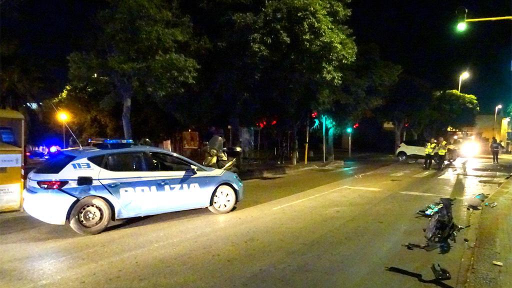 Sassari, Renault contro una volante della polizia: cinque feriti 
