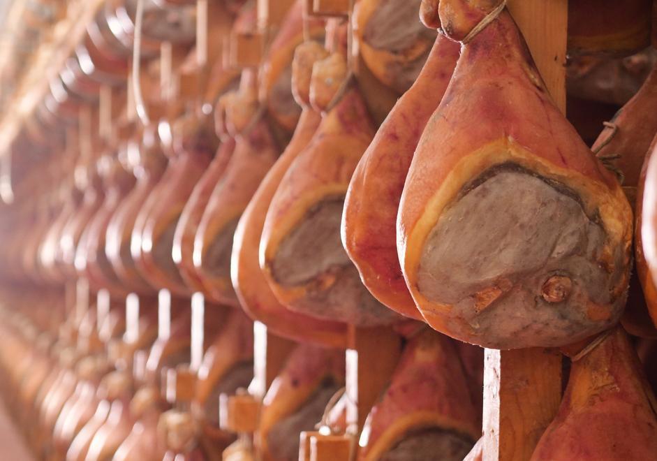 Modena, prosciutto l’arte a fette 