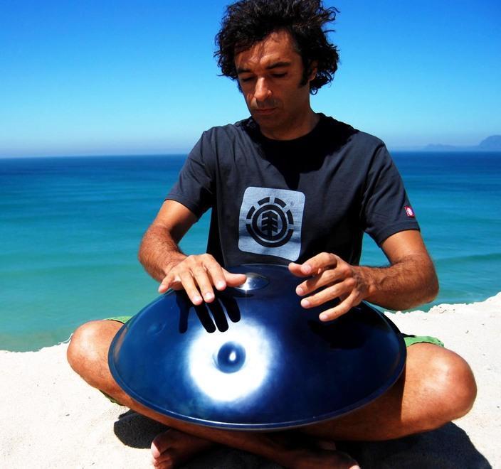 Modena-Sudafrica. Riccardo Moretti: «A Cape Town inseguendo il surf e il didgeridoo» 