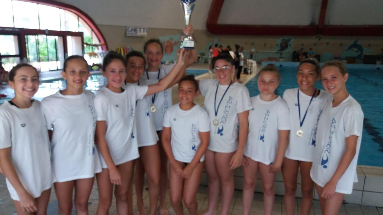 Le Ragazze dell'Azzurra dopo un bel successo
