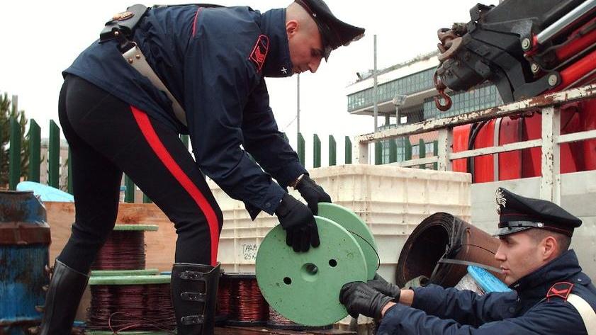 I carabinieri recuperano delle bobinbe di rame