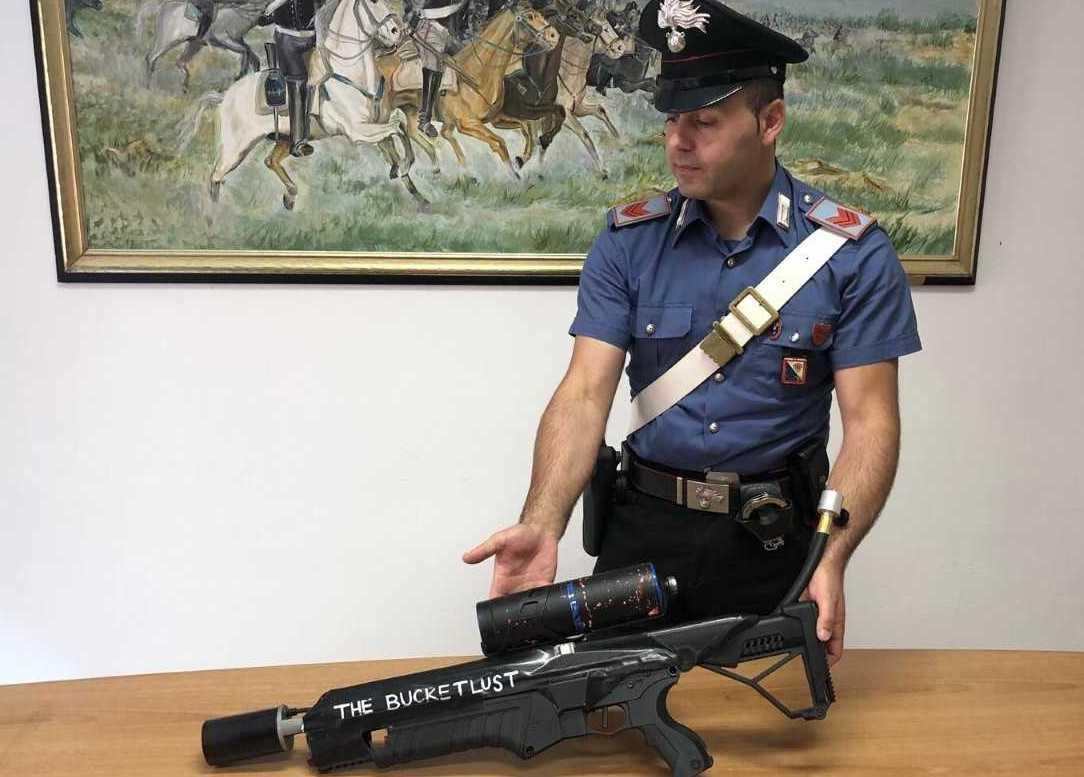 In giro per Olbia col lanciafiamme: «Negli Stati Uniti è solo un gioco» 