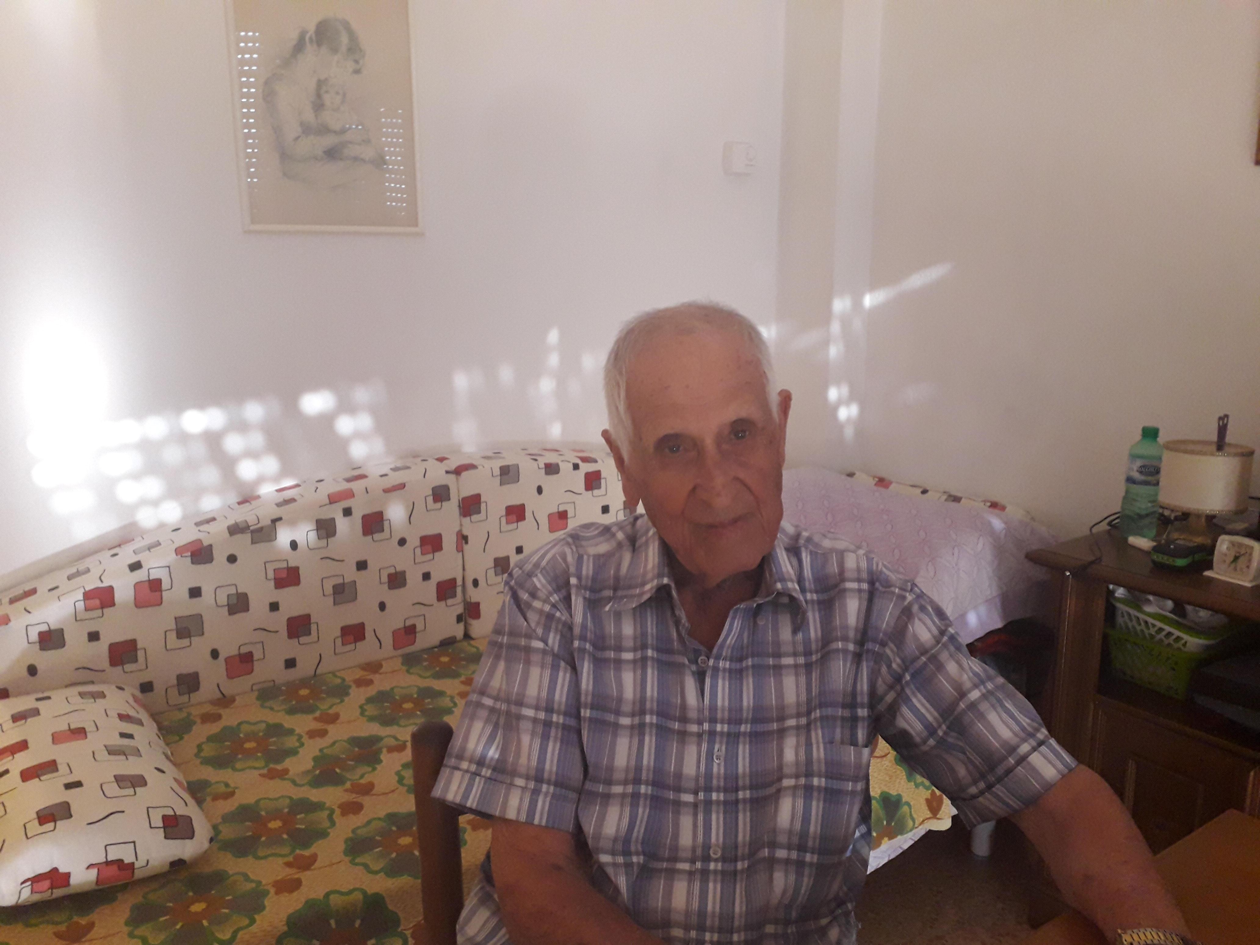 Antonio festeggia i 100 anni. Il segreto? I Promessi Sposi...