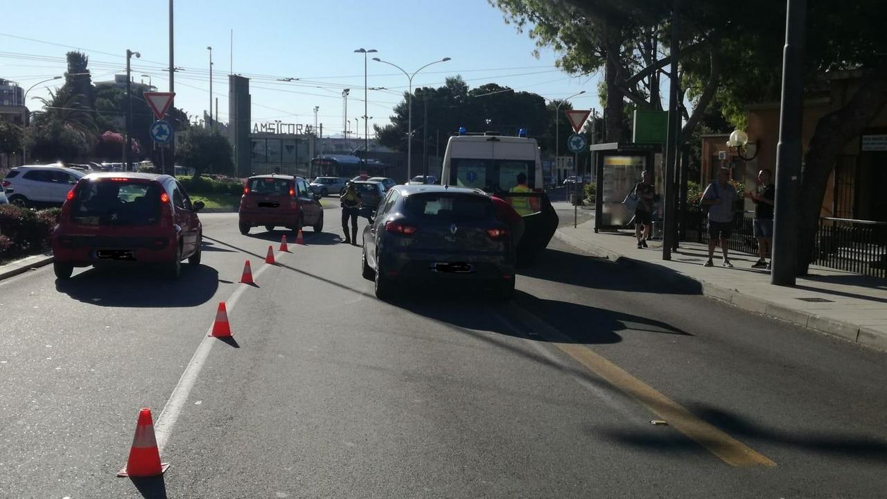 L'incidente in viale Diaz (foto Mario Rosas)