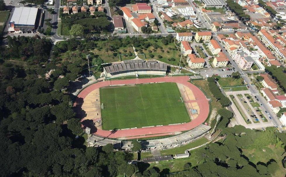 Lo stadio dei Pini non è più agibile 