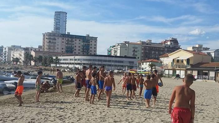 Sport in spiaggia ricordando Alessio