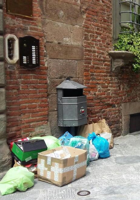 Rifiuti, nuovo regolamento lotta dura contro i furbetti 