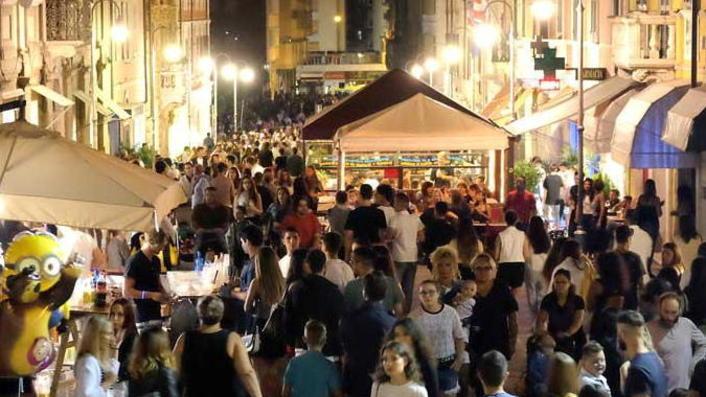 La notte bianca slitterà a luglio Negozianti infuriati