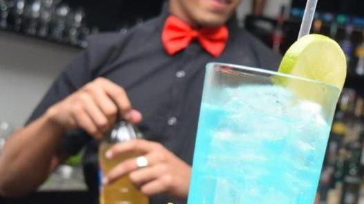Operatori bar e acconciatori, corsi per chi lascia gli studi