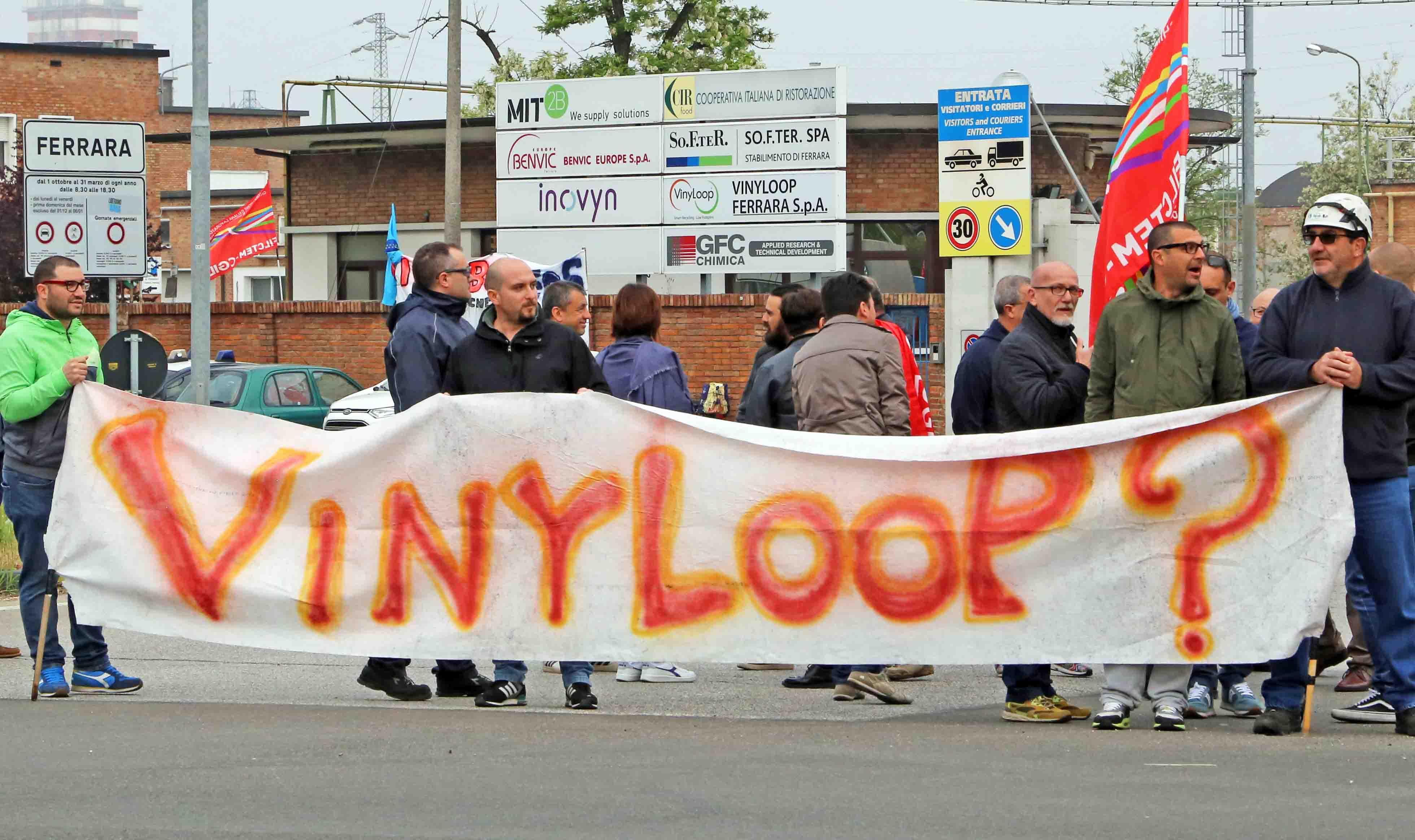 Una delle tante manifestazioni dei dipendenti della Vinyloop