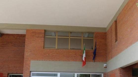 Un ingresso della scuola Busoni Vanghetti (foto d'archivio)