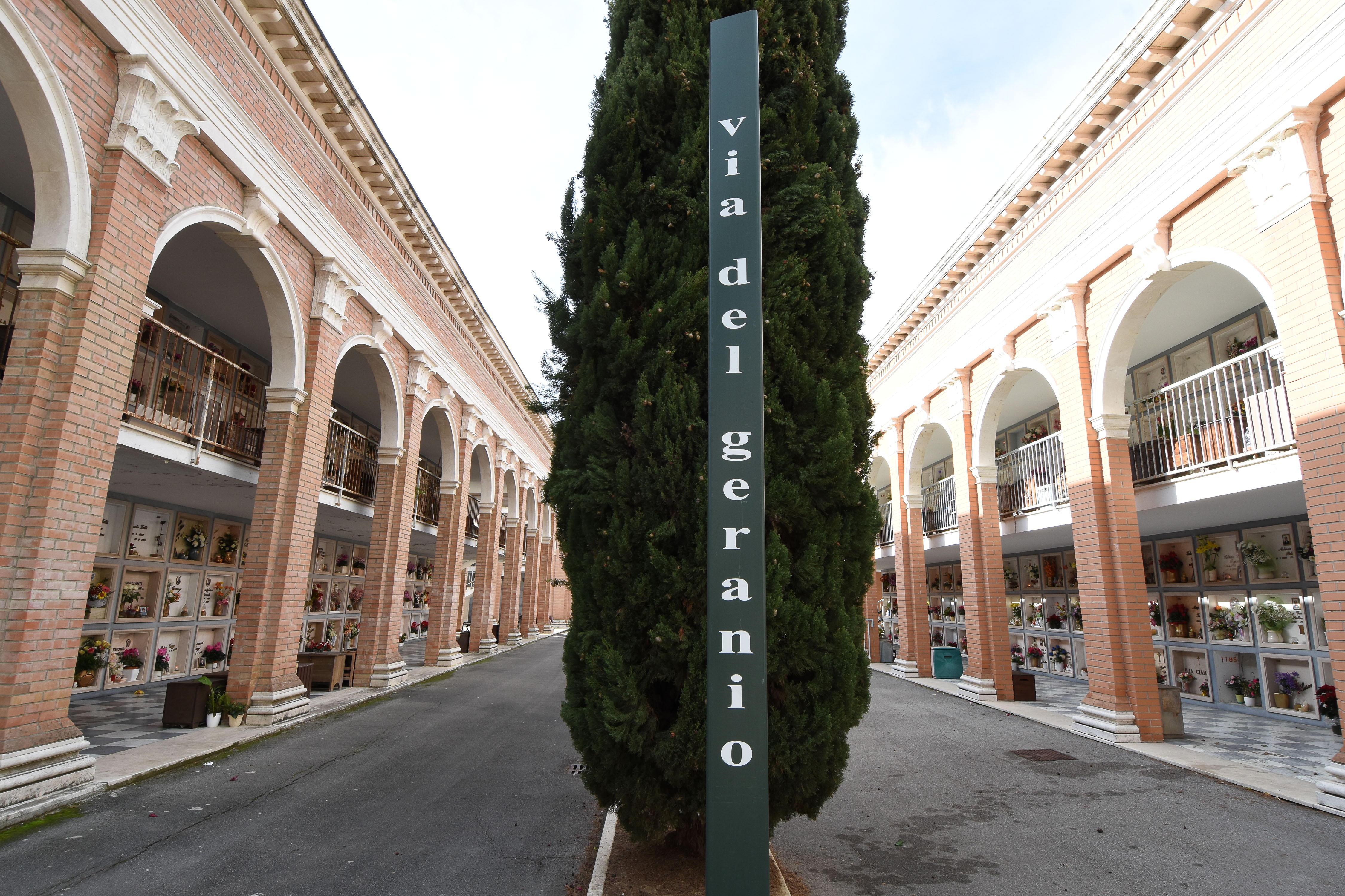 Cimitero di Sterpeto (foto agenzia Bf)