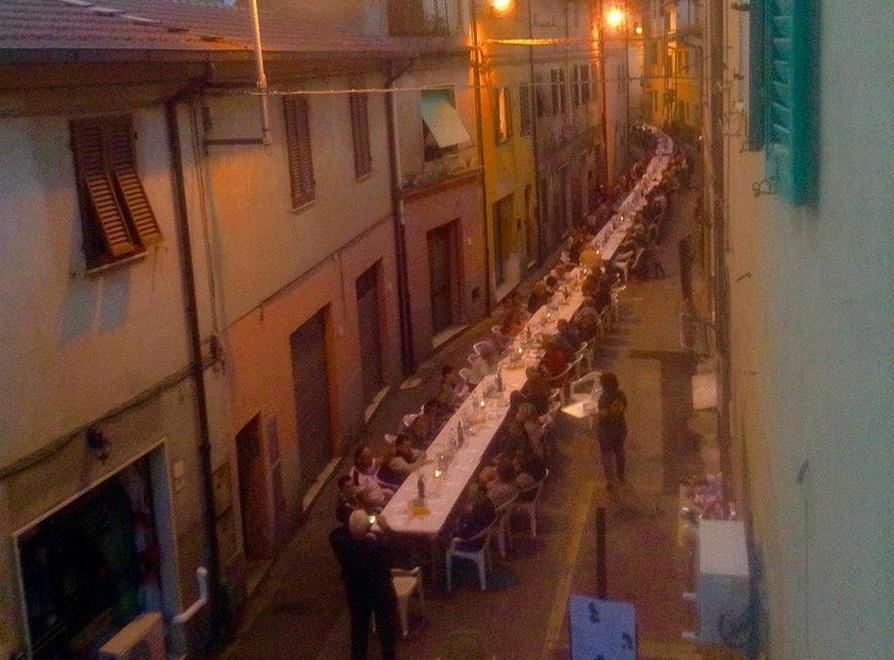 Pedoni a rischio lungo la Vicarese