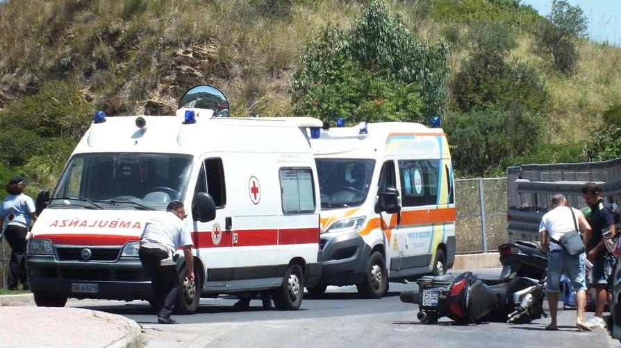 Scooterista all’ospedale dopo lo scontro e una Panda