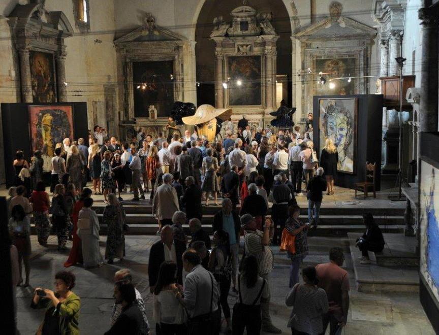 La mostra di Valdes conquista la Versilia