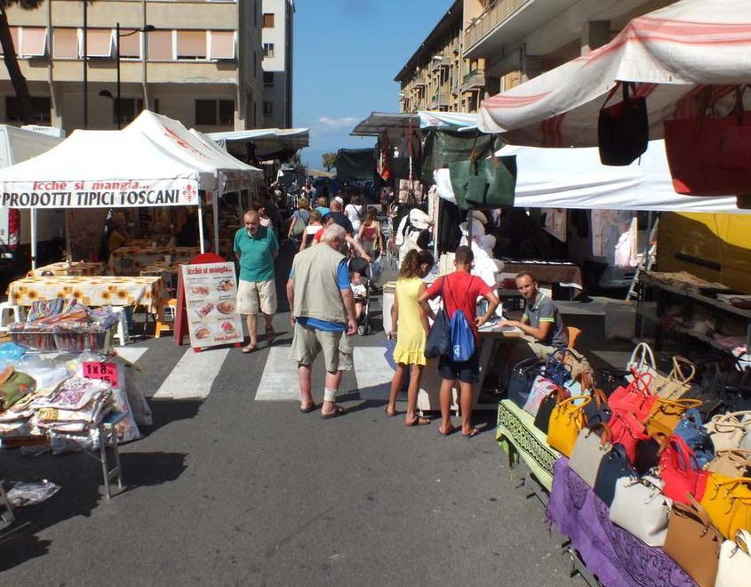 Festa degli ambulanti e fuochi d’artificio finali