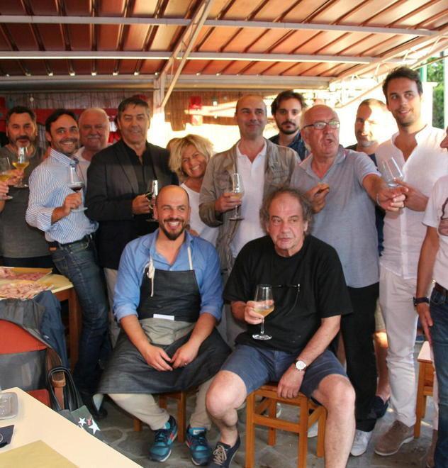 Un brindisi per i commercianti boicottati