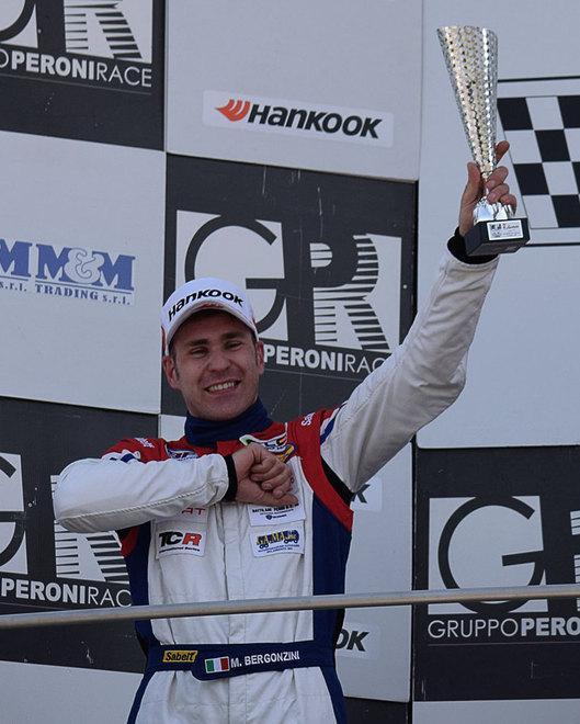 Bergonzini e Barbolini super, vittoria a Monza e primato 