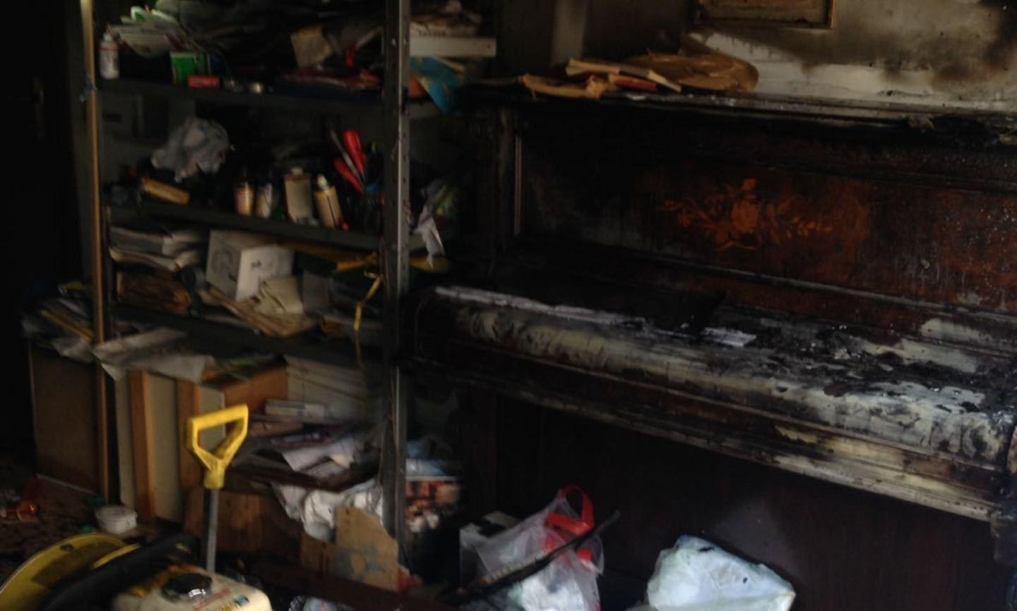 Scintilla scatena il rogo in un garage