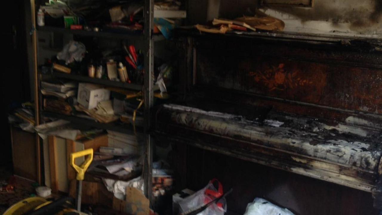 Scintilla scatena il rogo in un garage