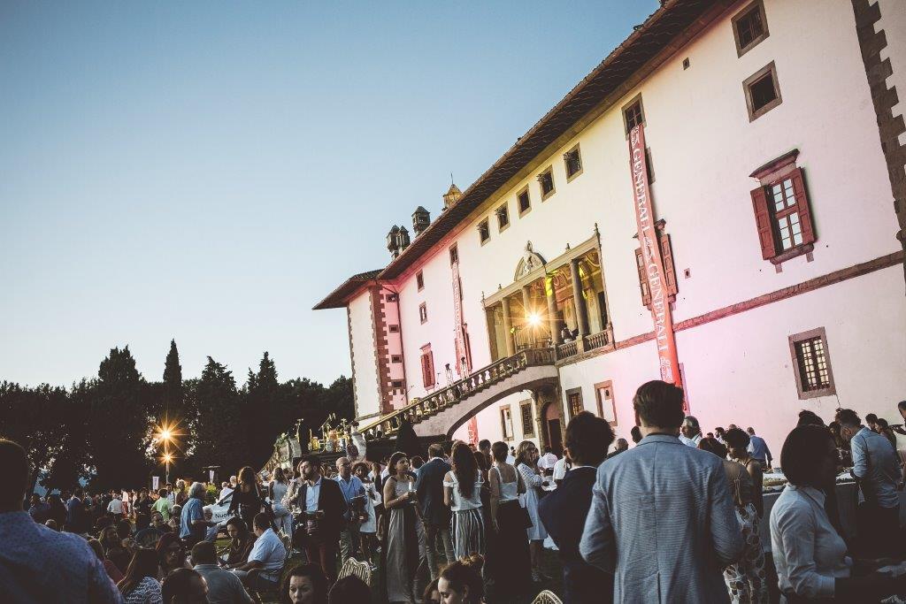 Una passata edizione di Bollicine nei giardini di Villa La Ferdinanda ad Artimino
