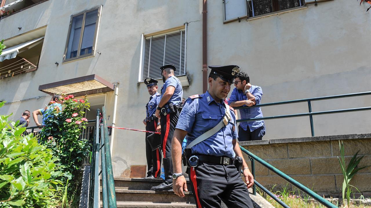 La casa dove la coppia è stata trovata morta (foto Massimo Sestini)