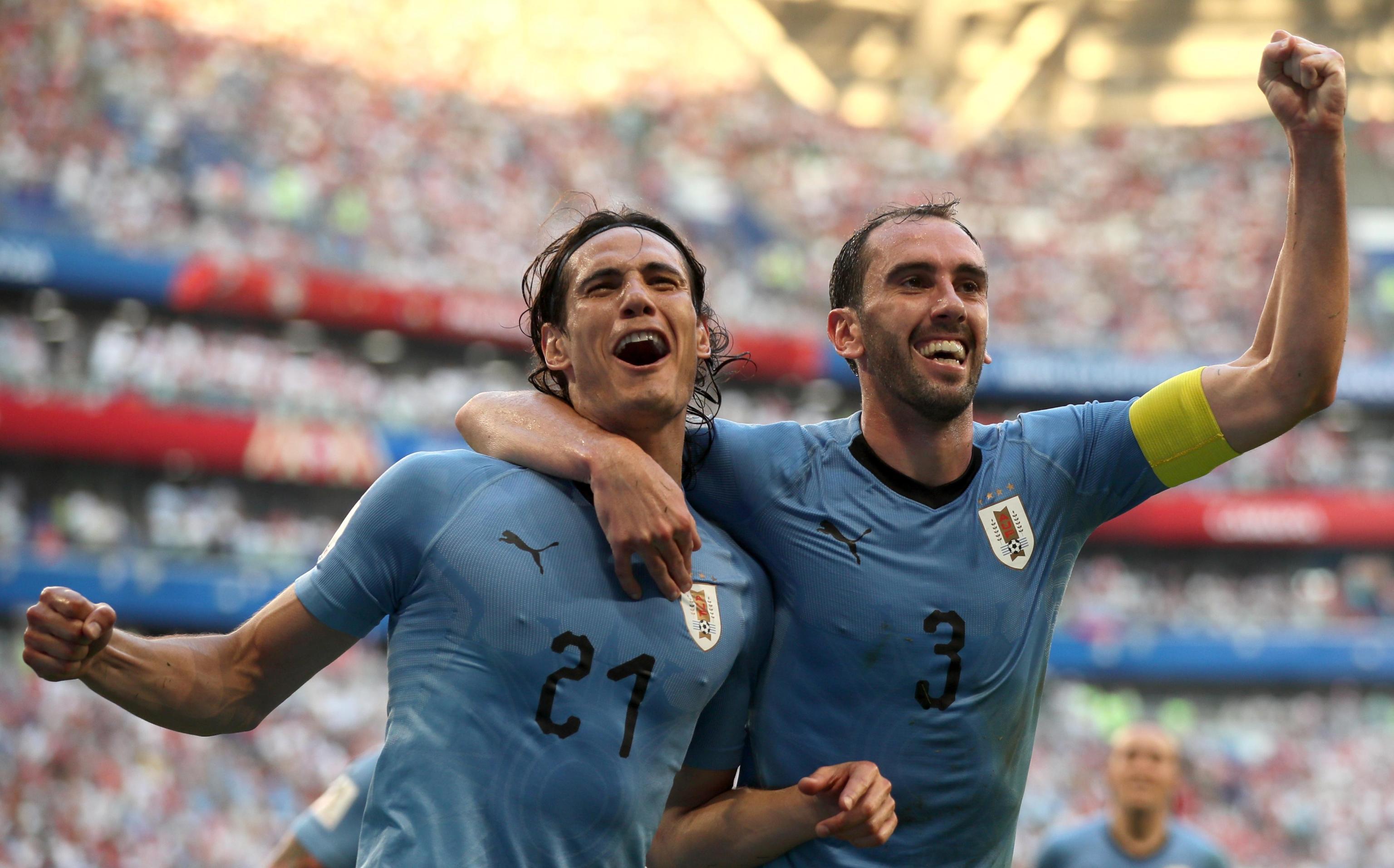 Cavani e Godin festeggiano