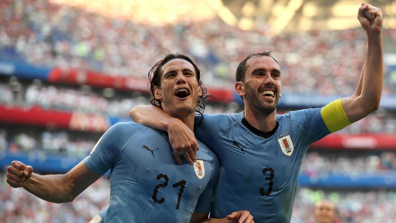 Cavani e Godin festeggiano