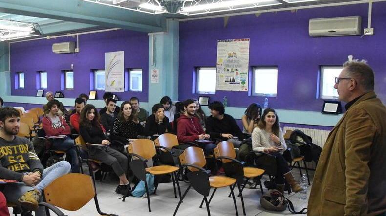 Appello a donare sangue per gli ex studenti degli istituti superiori