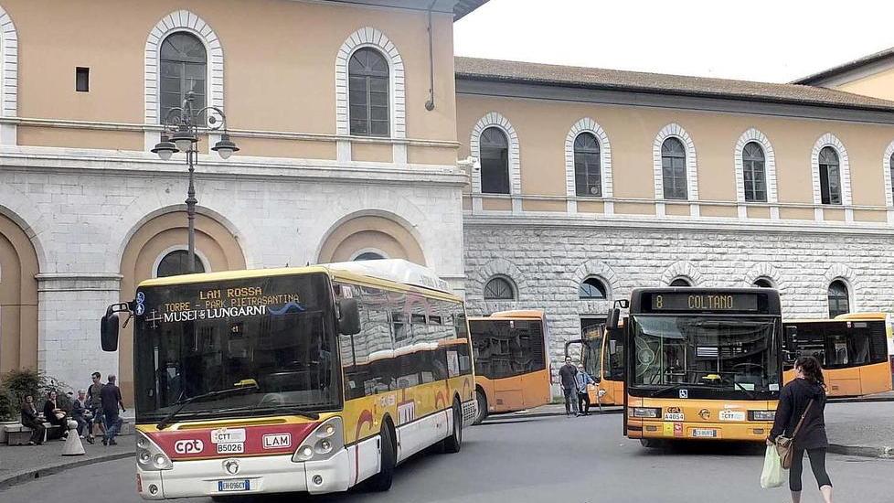 Rivoluzione sui bus Da domani biglietti più cari a Pisa e provincia